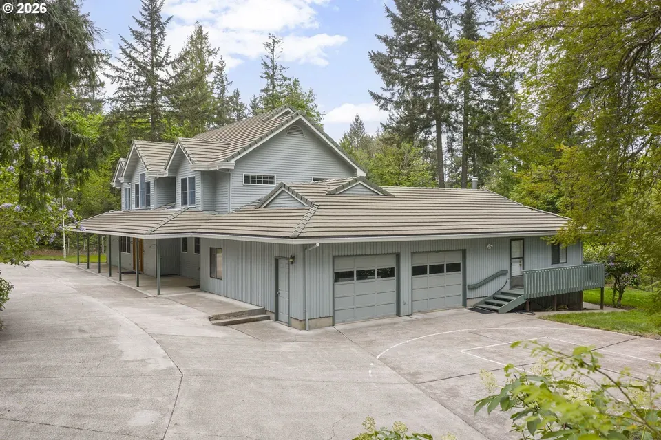 5 Bed 3 Bath Traditional Suburban Family Home in Hillsboro, OR - 2
