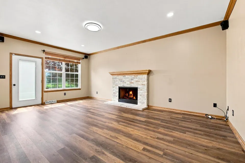 5 Bed 3 Bath Traditional Suburban Family Home in Kenosha, WI - 3