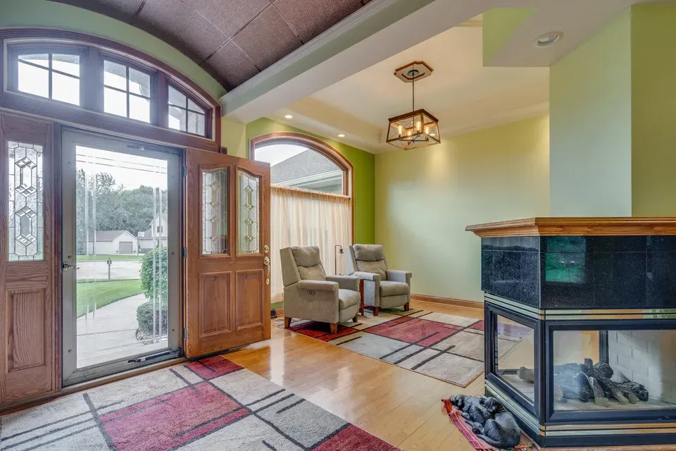 5 Bed 3 Bath Traditional Suburban Family Home in Kenosha, WI - 4