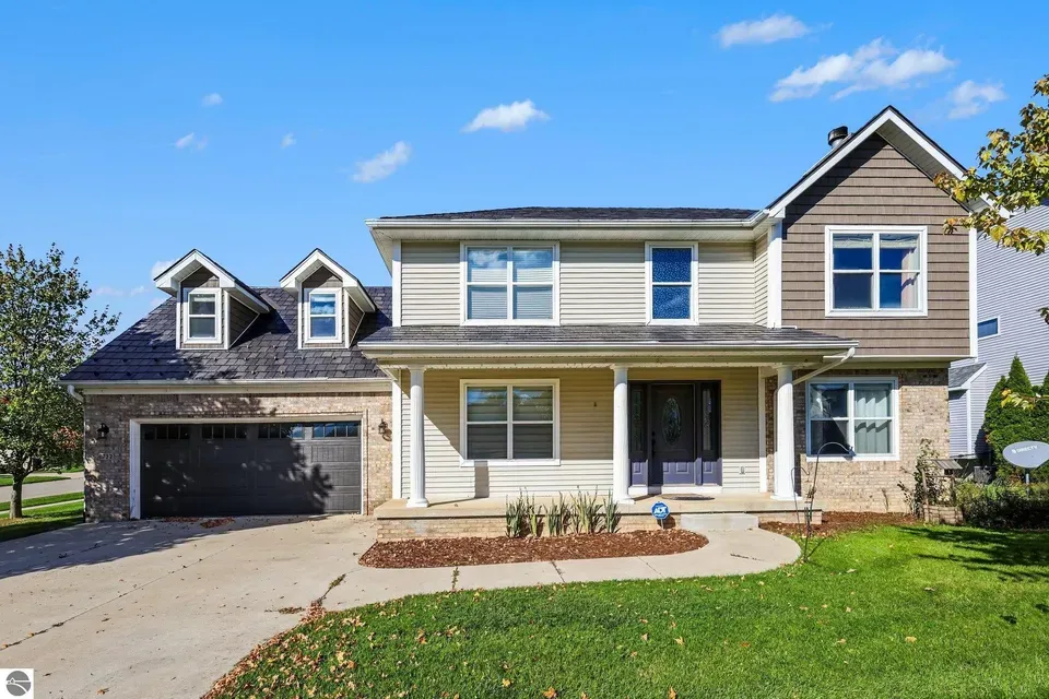 5 Bed 3 Bath Traditional Suburban Family Home in Lansing, MI - 1