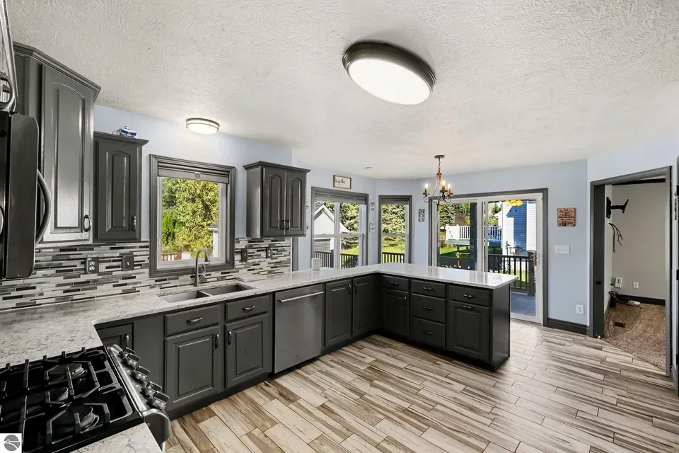 5 Bed 3 Bath Traditional Suburban Family Home in Lansing, MI - 4
