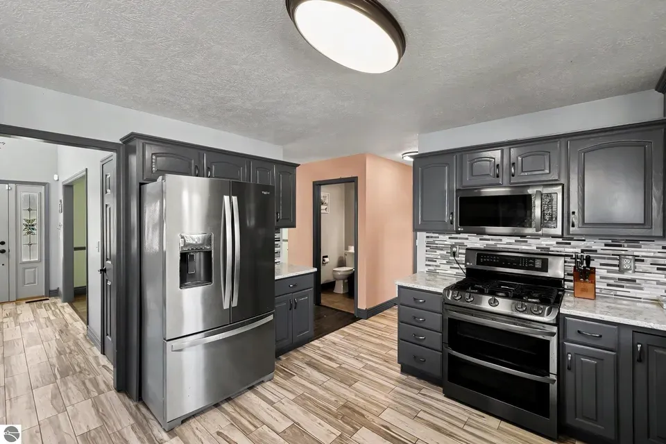 5 Bed 3 Bath Traditional Suburban Family Home in Lansing, MI - 5