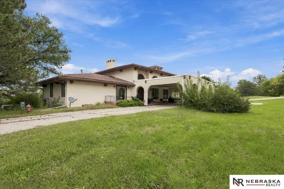 5 Bed 3 Bath Traditional Suburban Family Home in Lincoln, NE - 3
