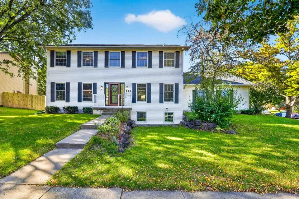 5 Bed 3 Bath Traditional Suburban Family Home in Madison, WI