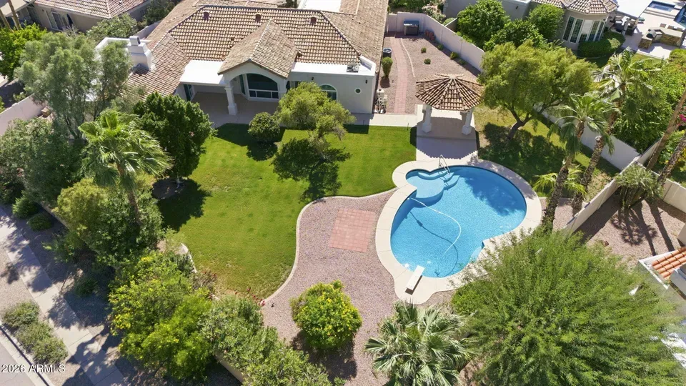 5 Bed 3 Bath Traditional Suburban Family Home in Scottsdale, AZ - 2