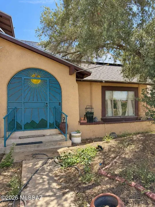 5 Bed 3 Bath Traditional Suburban Family Home in Tucson, AZ - 2