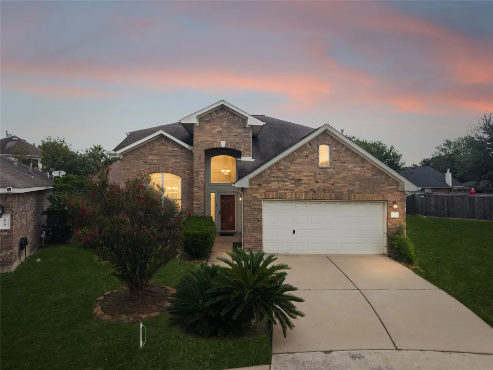 5 Bed 3 Bath Contemporary Modern in Houston, TX