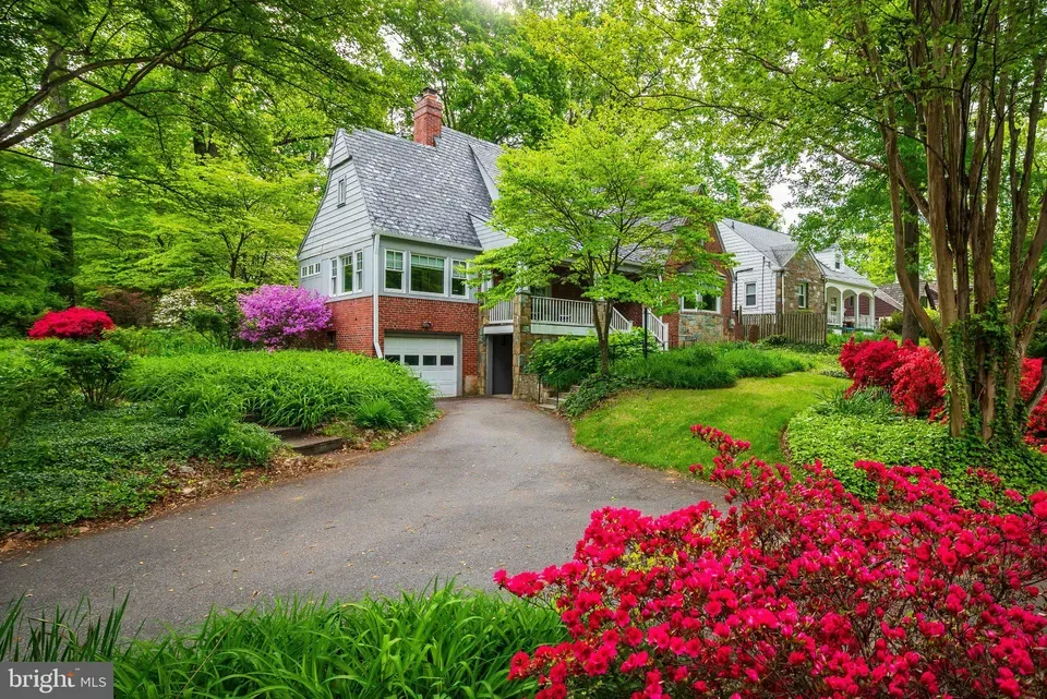 5 Bed 4 Bath Classic Historic Era Home in Bethesda, MD - 2