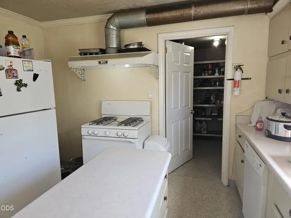 5 Bed 4 Bath Classic Historic Era Home in Medford, OR - 5
