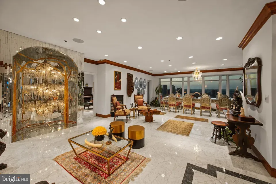 5 Bed 4 Bath Contemporary High-Rise Condo in Baltimore, MD - 1