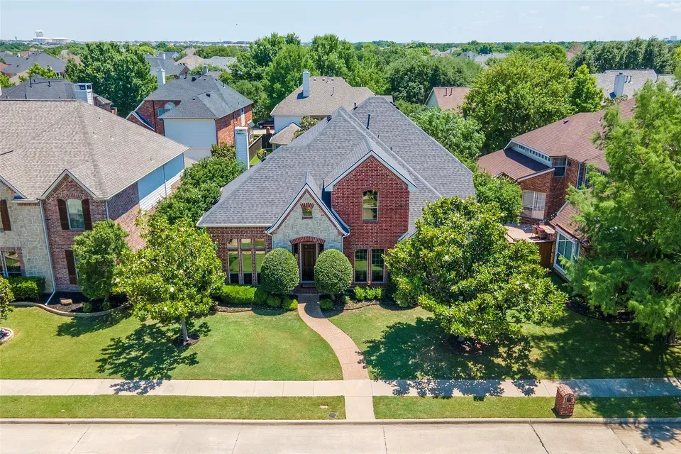 5 Bed 4 Bath Established Contemporary Home in Allen, TX - 2