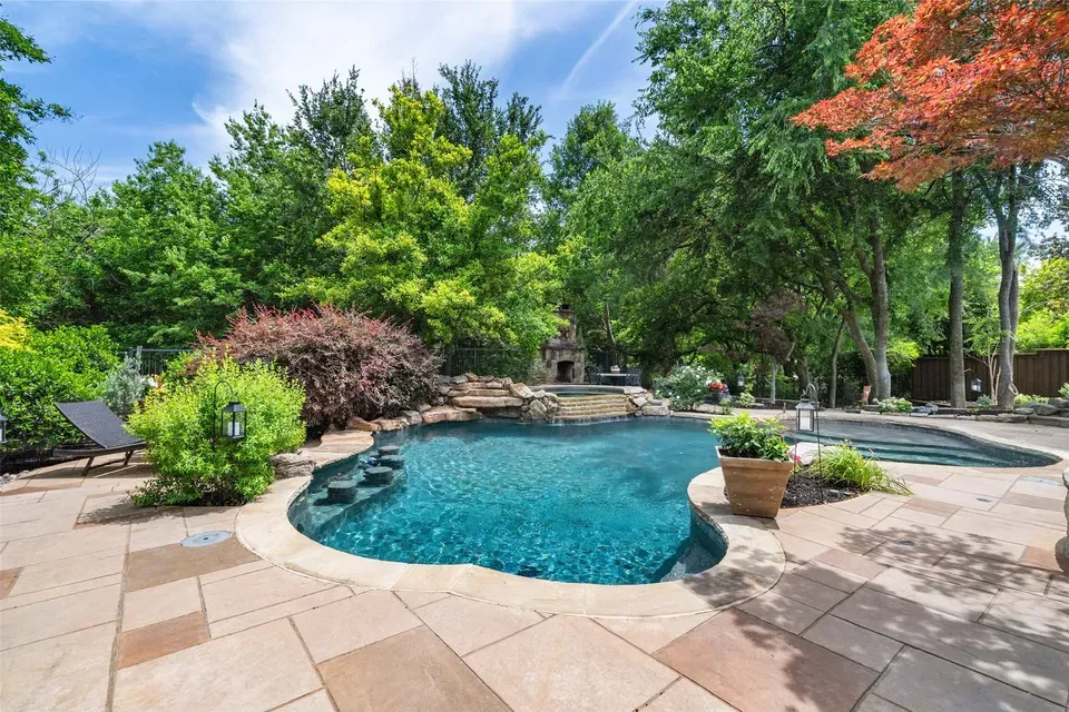 5 Bed 4 Bath Established Contemporary Home in Allen, TX