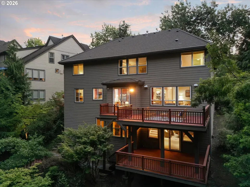 5 Bed 4 Bath Established Contemporary Home in Beaverton, OR - 2