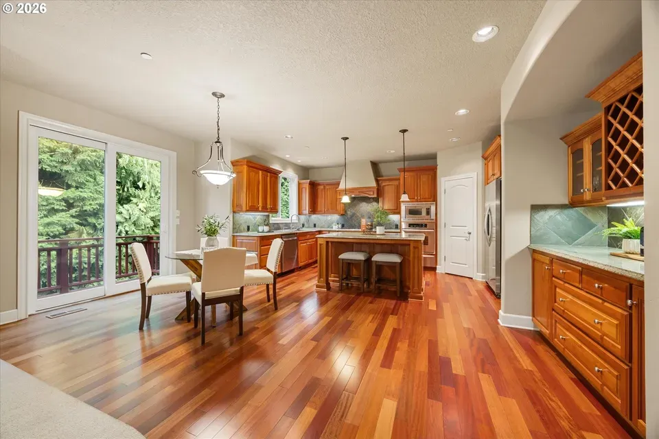 5 Bed 4 Bath Established Contemporary Home in Beaverton, OR - 3