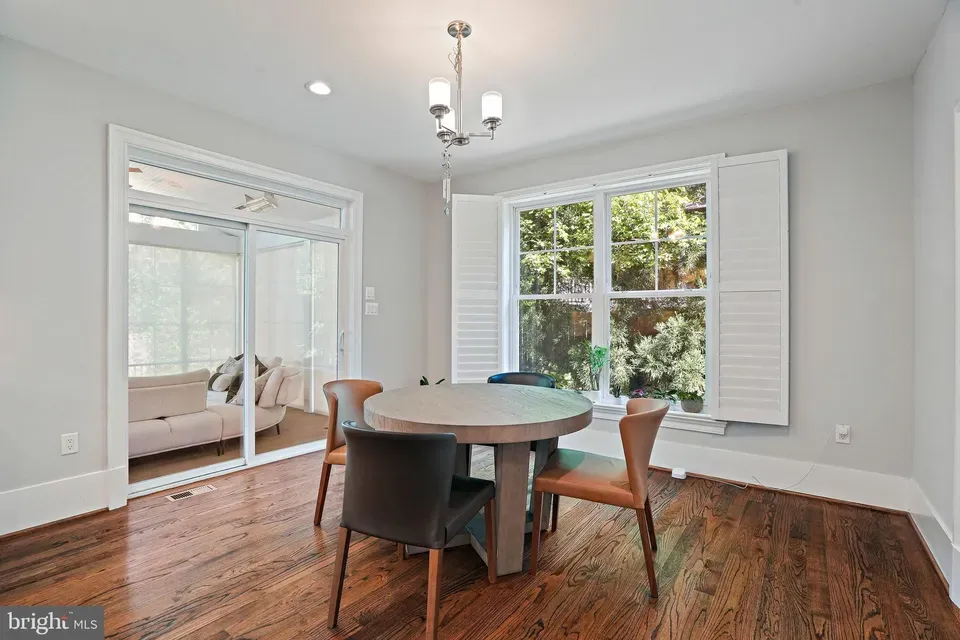5 Bed 4 Bath Established Contemporary Home in Bethesda, MD - 4