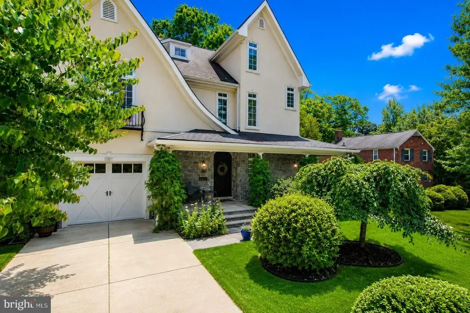 5 Bed 4 Bath Established Contemporary Home in Bethesda, MD