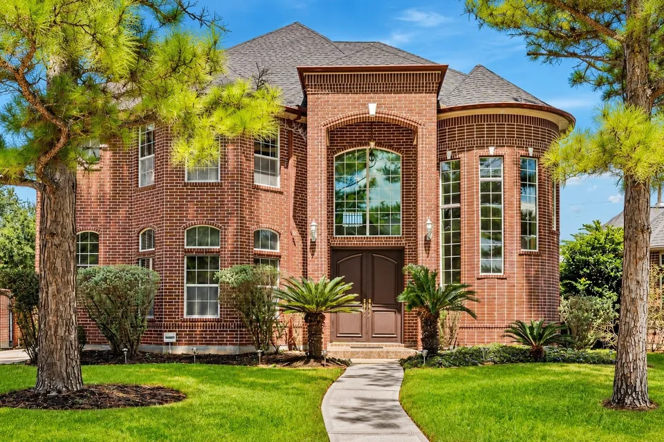 5 Bed 4 Bath Established Contemporary Home in Houston, TX - Hero