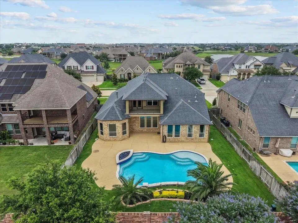 5 Bed 4 Bath Established Contemporary Home in League City, TX - 1