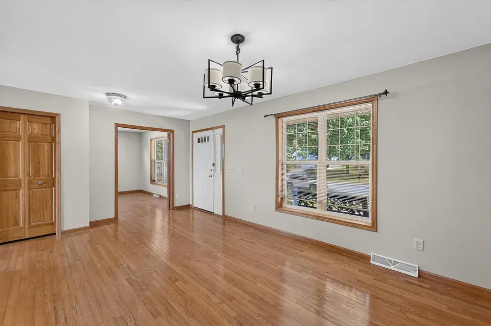 5 Bed 4 Bath Established Contemporary Home in Madison, WI - 3