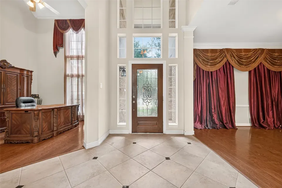 5 Bed 4 Bath Established Contemporary Home in Pearland, TX - 5