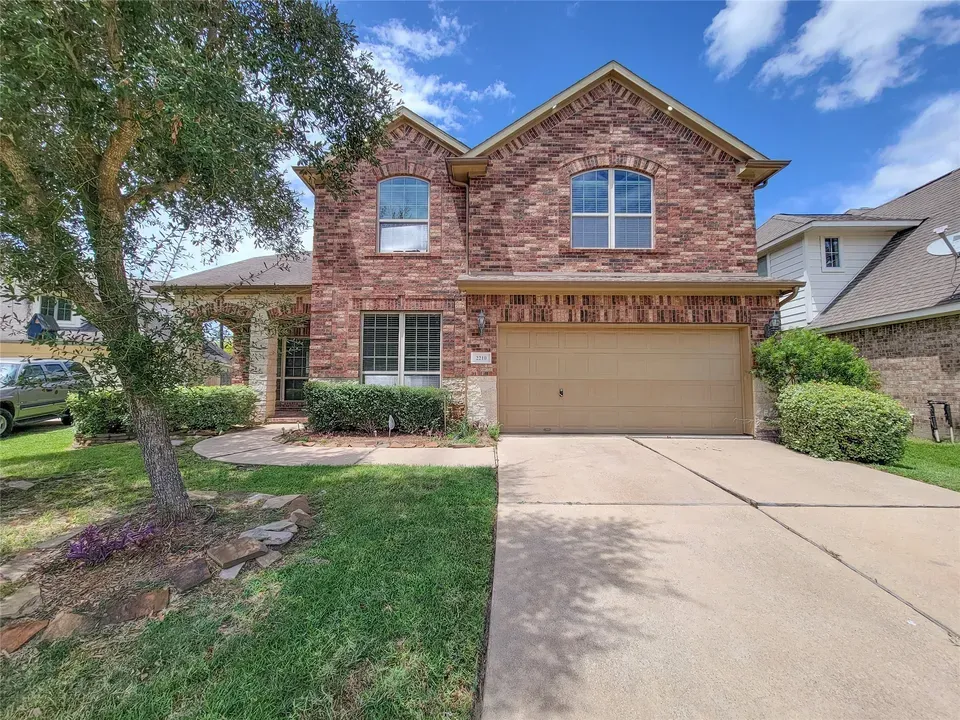 5 Bed 4 Bath Established Contemporary Home in Pearland, TX - 4