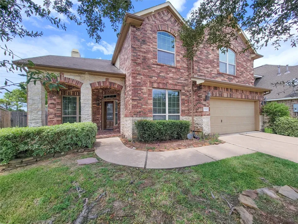 5 Bed 4 Bath Established Contemporary Home in Pearland, TX - 5