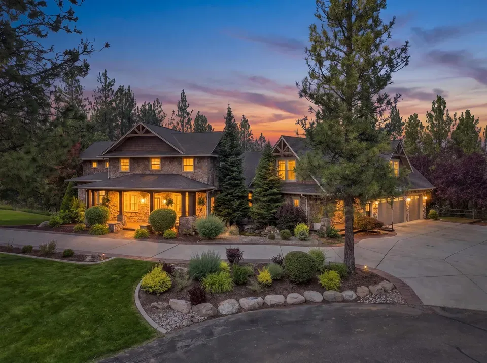 5 Bed 4 Bath Established Contemporary Home in Spokane, WA