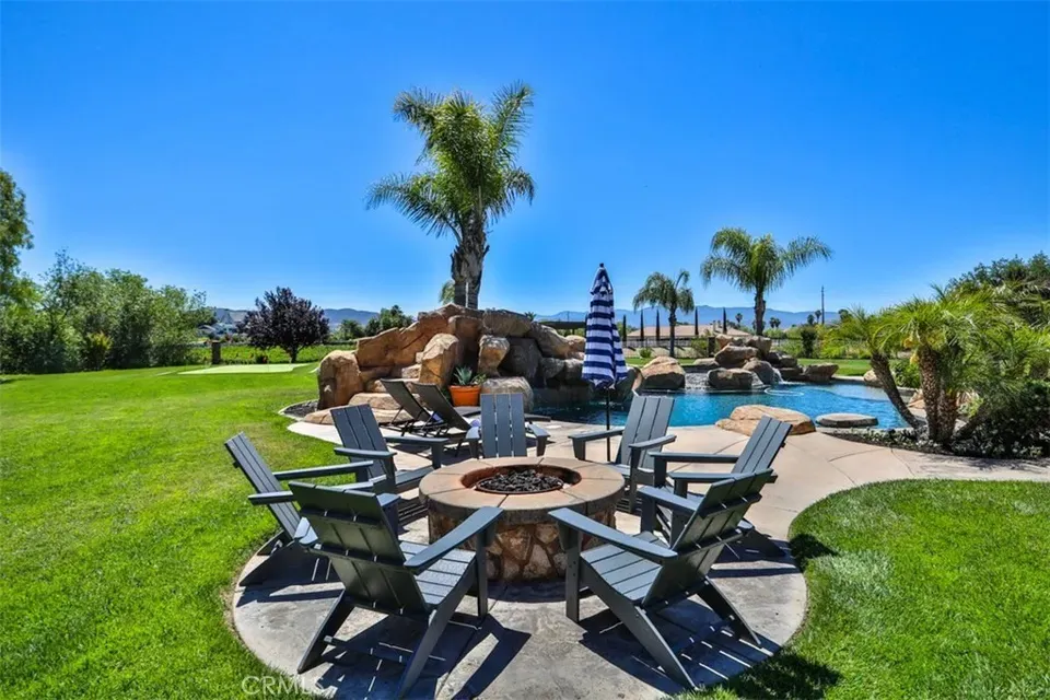5 Bed 4 Bath Established Contemporary Home in Temecula, CA - 4