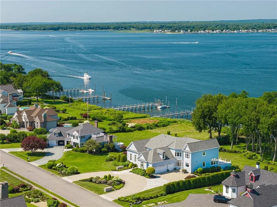 5 Bed 4 Bath Established Contemporary Home in Warwick, RI - 2