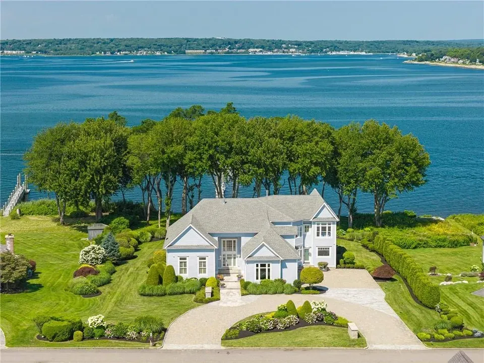 5 Bed 4 Bath Established Contemporary Home in Warwick, RI - 5