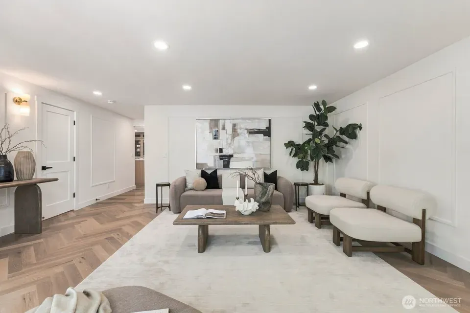5 Bed 4 Bath Established Mid-Century Residence in Bellevue, WA - 3