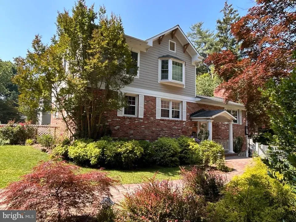 5 Bed 4 Bath Established Mid-Century Residence in Bethesda, MD - 1