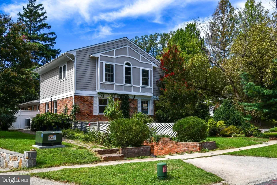 5 Bed 4 Bath Established Mid-Century Residence in Bethesda, MD - 3