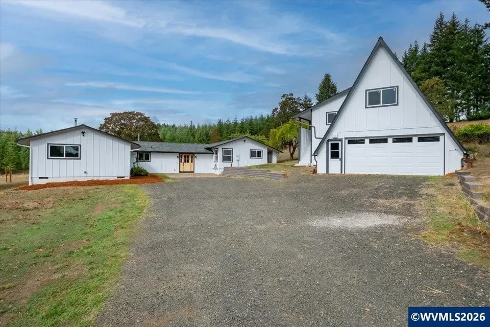 5 Bed 4 Bath Established Mid-Century Residence in Corvallis, OR