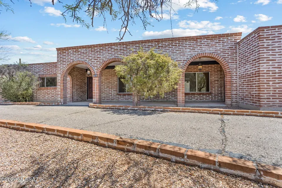 5 Bed 4 Bath Established Mid-Century Residence in Tucson, AZ