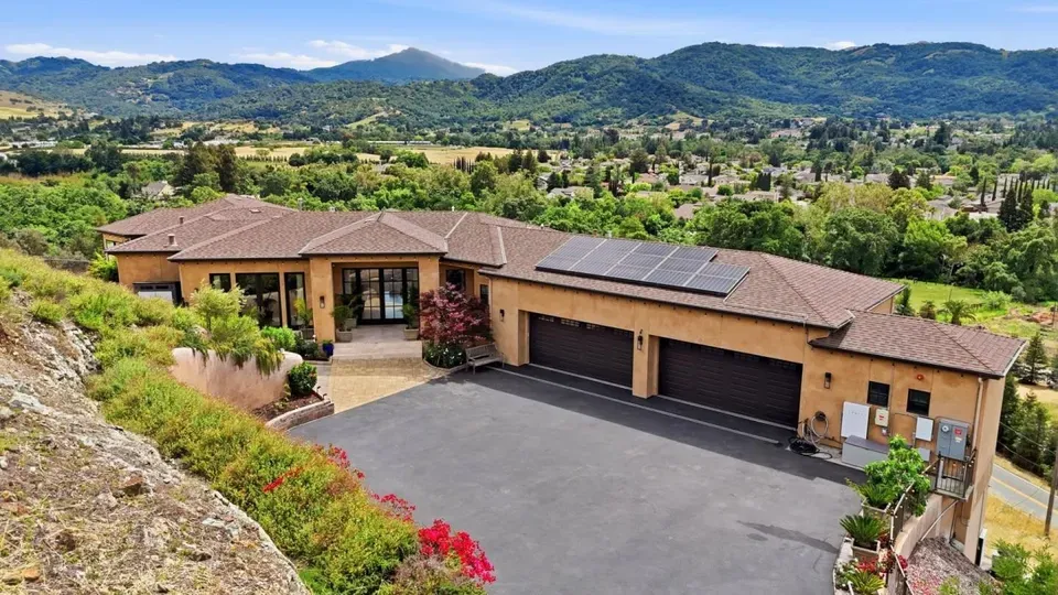 5 Bed 4 Bath Modern Architectural Estate in San Jose, CA - 2