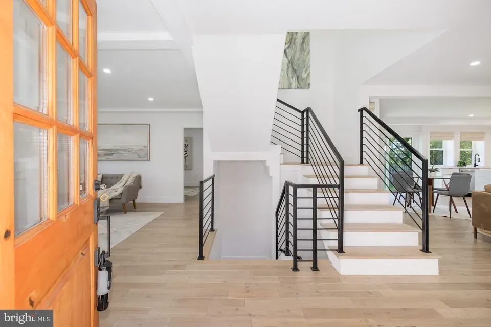 5 Bed 4 Bath Modern Contemporary Residence in Bethesda, MD - 2