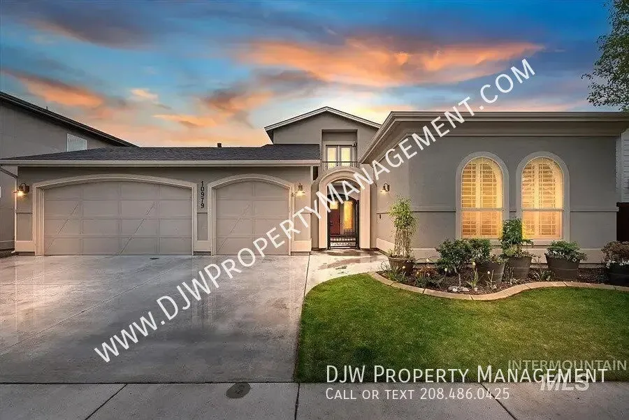 5 Bed 4 Bath Modern Contemporary Residence in Boise, ID