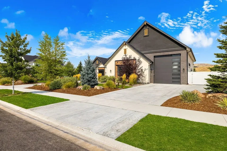 5 Bed 4 Bath Modern Contemporary Residence in Boise, ID - 3
