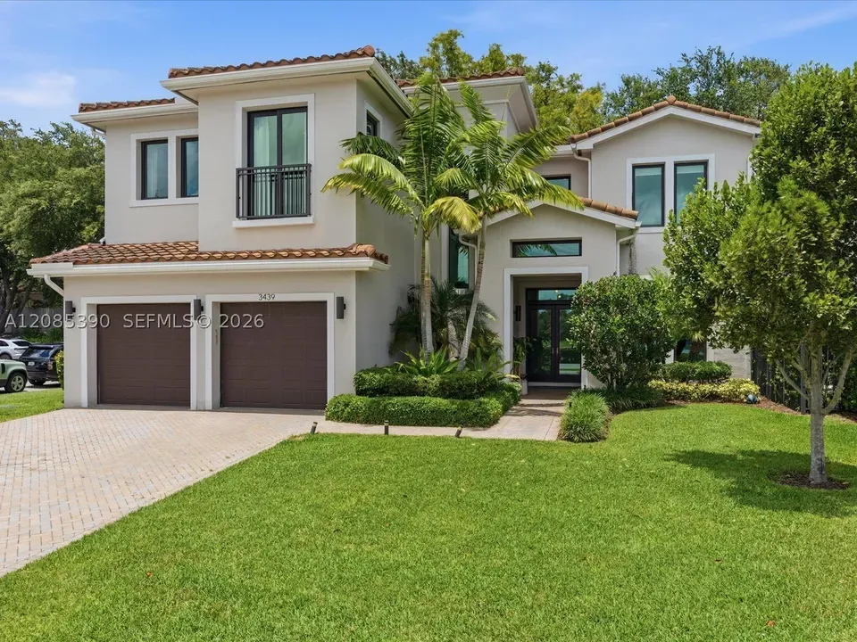 5 Bed 4 Bath Modern Contemporary Residence in Hollywood, FL