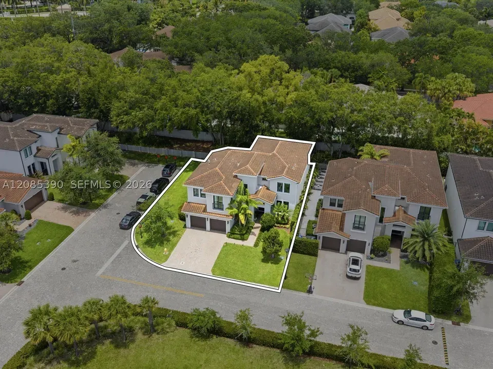 5 Bed 4 Bath Modern Contemporary Residence in Hollywood, FL - 2