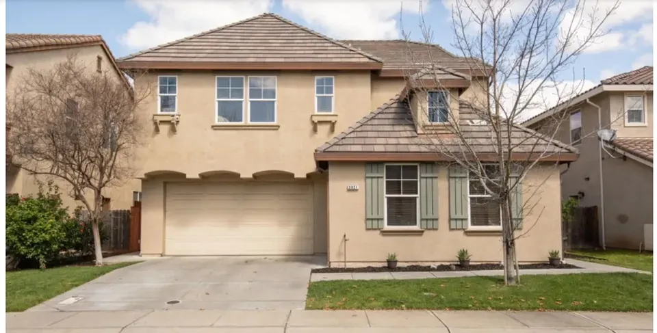 5 Bed 4 Bath Modern Contemporary Residence in Modesto, CA - 1