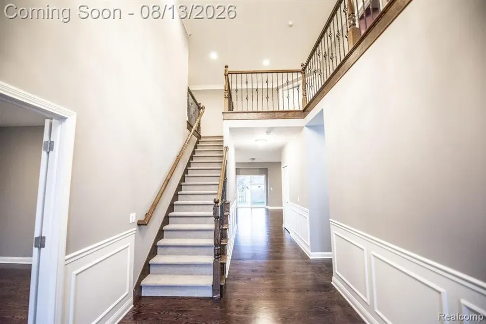 5 Bed 4 Bath Modern Contemporary Residence in Troy, MI - 2