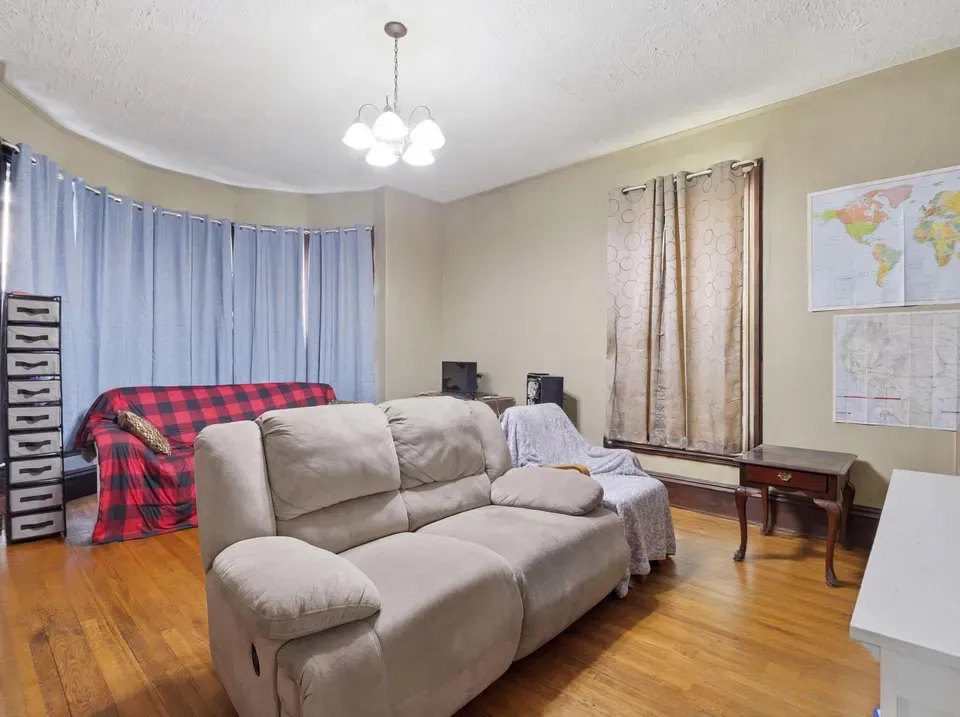 5 Bed 4 Bath Multi-Unit Residential Property in Nashua, NH - 2