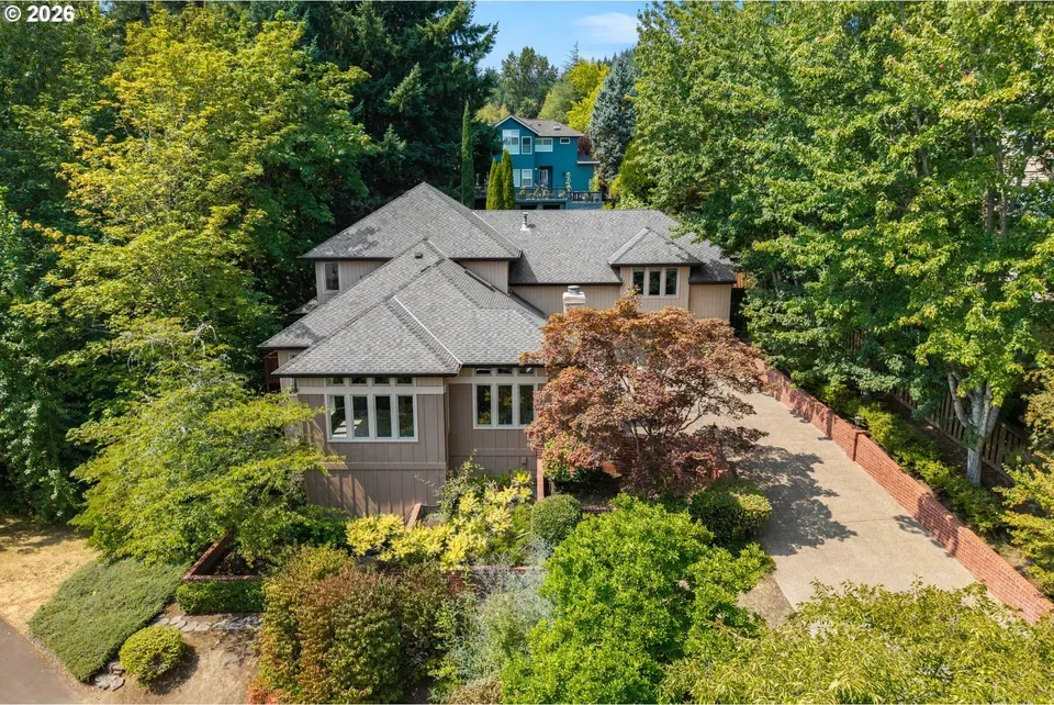 5 Bed 4 Bath Traditional Suburban Family Home in Beaverton, OR - 1