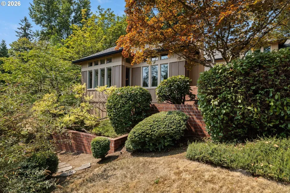 5 Bed 4 Bath Traditional Suburban Family Home in Beaverton, OR - 3