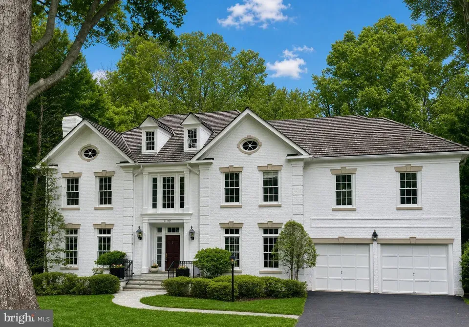 5 Bed 4 Bath Traditional Suburban Family Home in Bethesda, MD