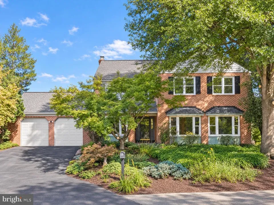 5 Bed 4 Bath Traditional Suburban Family Home in Bethesda, MD - 1