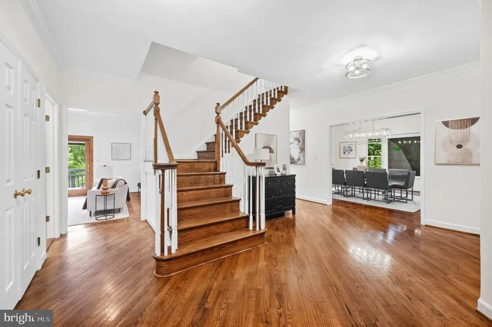 5 Bed 4 Bath Traditional Suburban Family Home in Bethesda, MD - 2