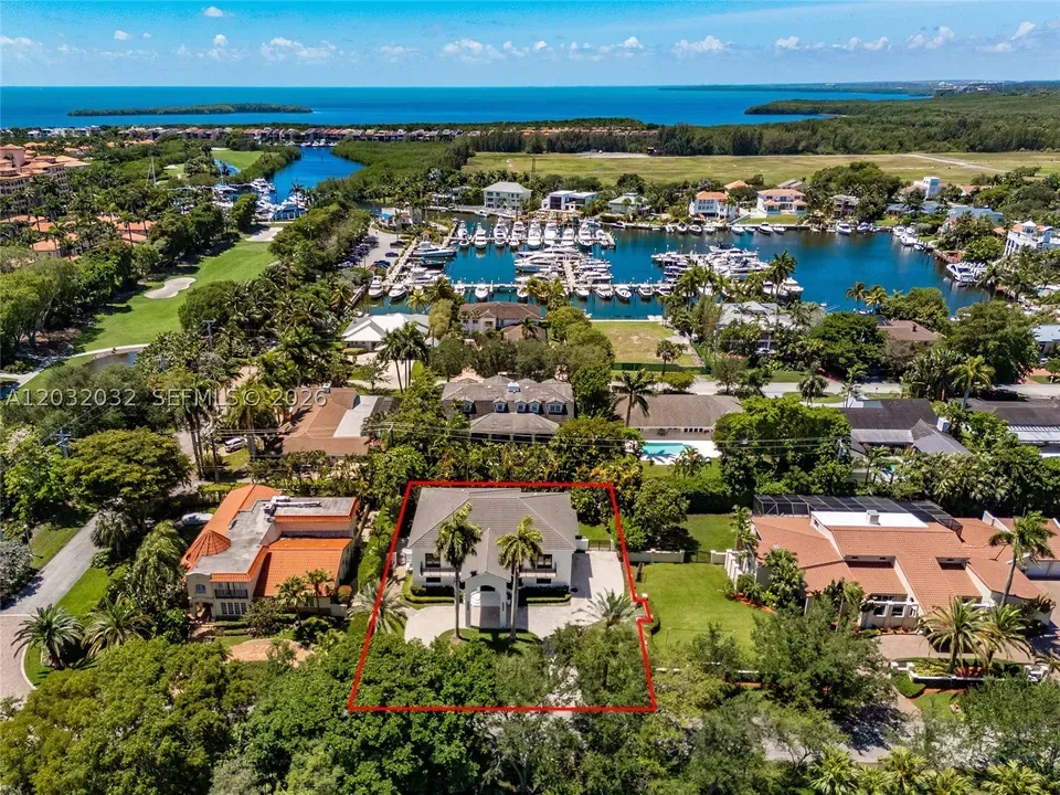 5 Bed 4 Bath Traditional Suburban Family Home in Coral Gables, FL